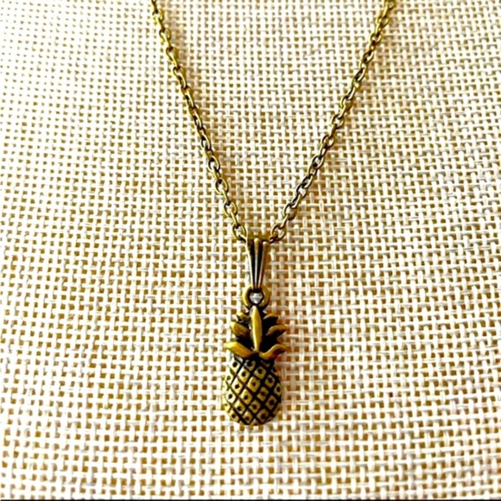 Pineapple Pendant Antique Style Necklace, NWT